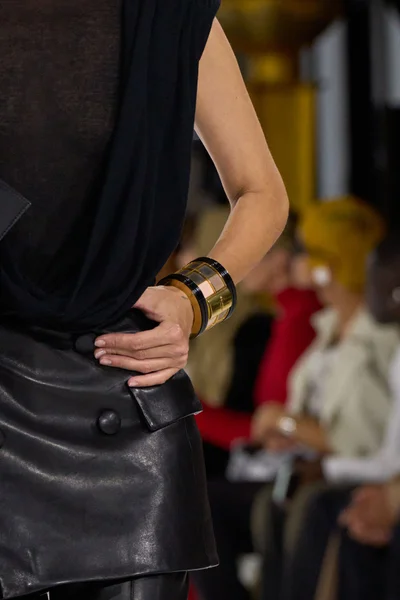 Look 29